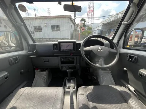 Mitsubishi Minicab Van
