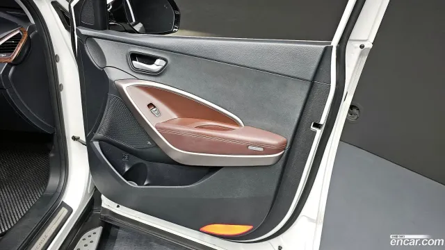 Hyundai Grand Santa Fe (Maxcruz)