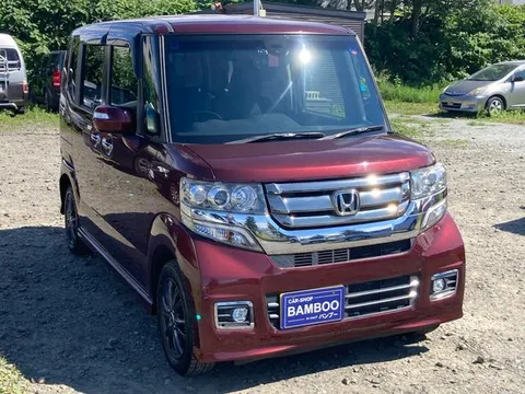 Honda N-BOX Custom