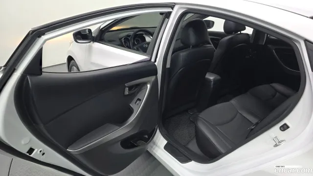 Hyundai Elantra (Avante)