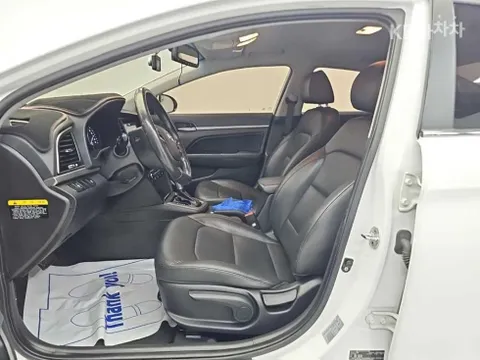 Hyundai Elantra (Avante)