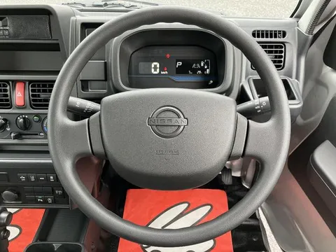Nissan Clipper Truck