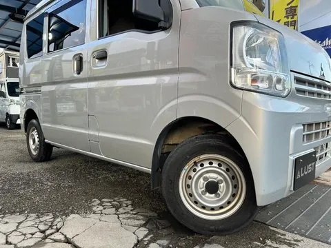 Mitsubishi Minicab Van