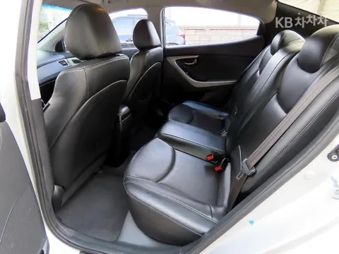 Hyundai Elantra (Avante)