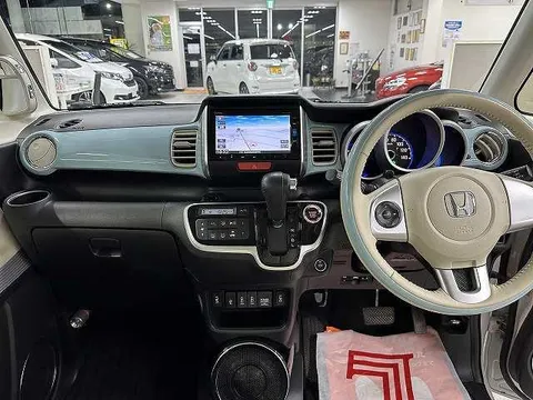 Honda N-BOX Slash