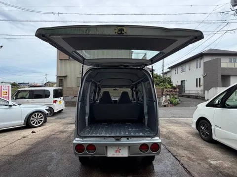 Mitsubishi Minicab Van