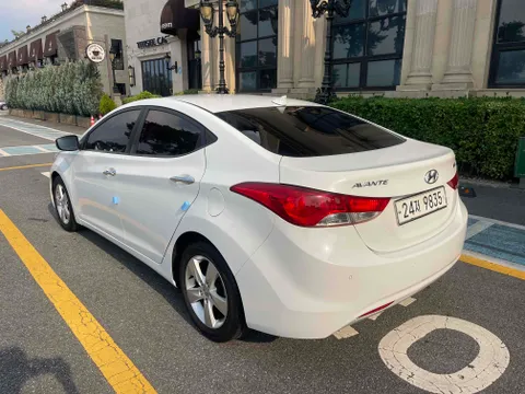 Hyundai Elantra (Avante)