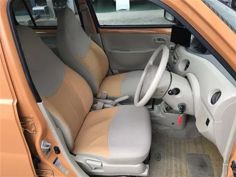 Daihatsu Esse