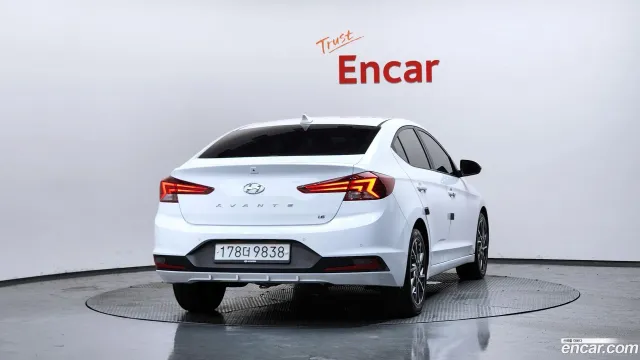 Hyundai Elantra (Avante)