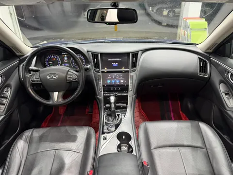 Infiniti Q50L