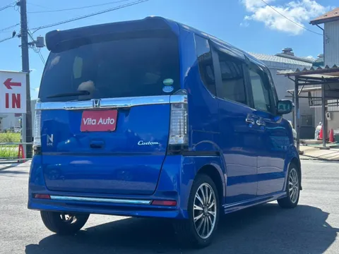 Honda N-BOX Custom