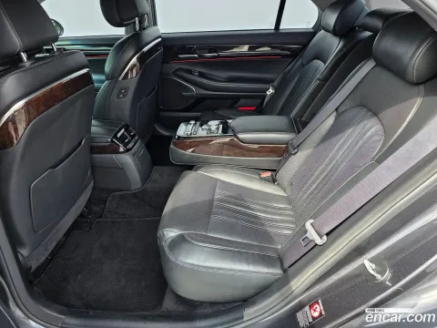 Genesis G90 (EQ900)