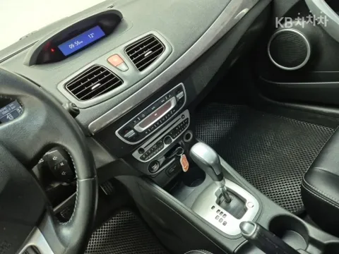 Renault SM3