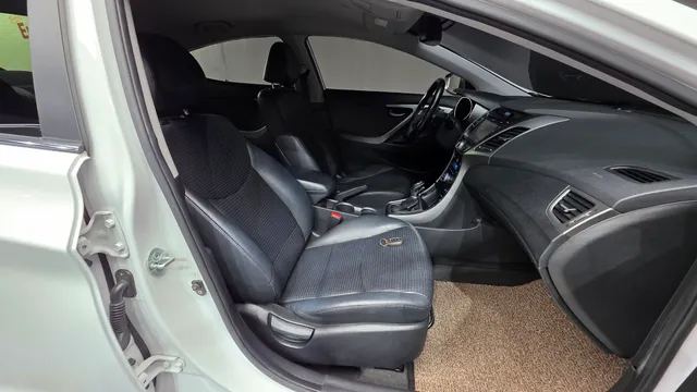 Hyundai Elantra (Avante)