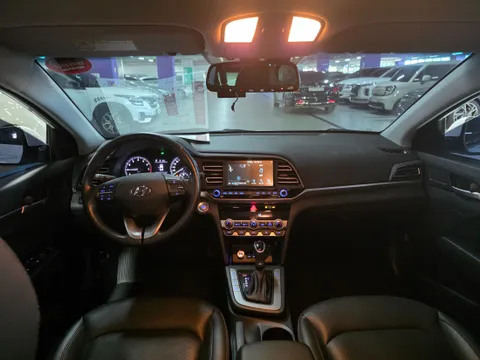 Hyundai Elantra (Avante)
