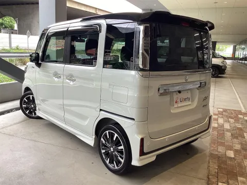 Suzuki Spacia Custom