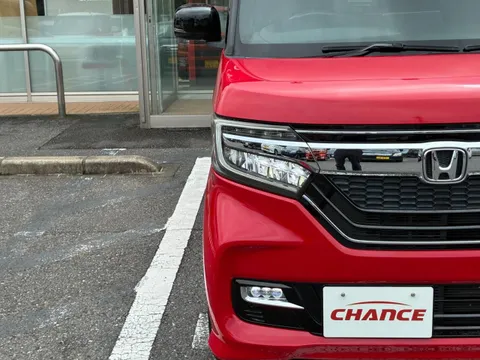 Honda N-BOX Custom