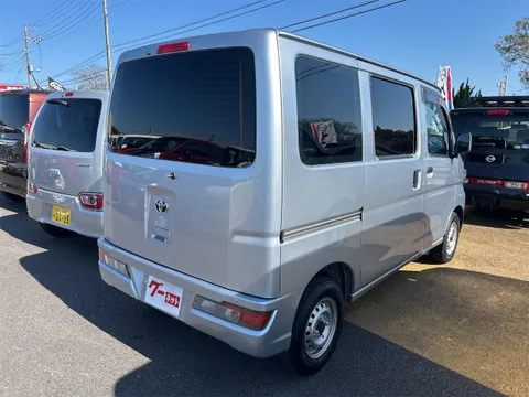 Toyota Pixis Van