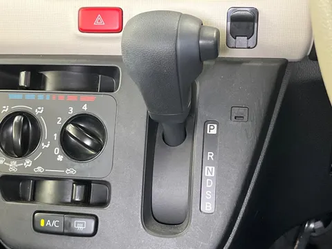 Daihatsu Mira Tocot