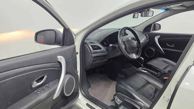 Renault SM3