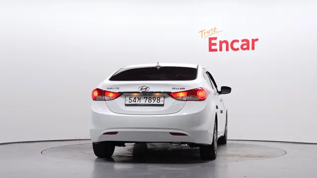 Hyundai Elantra (Avante)