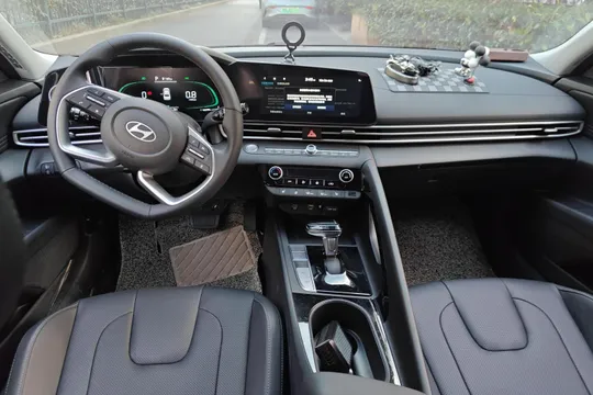 Hyundai Elantra (Avante)