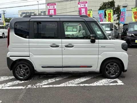 Suzuki Spacia Gear