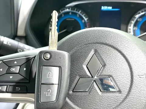 Mitsubishi eK Space