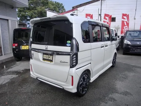 Honda N-BOX Custom