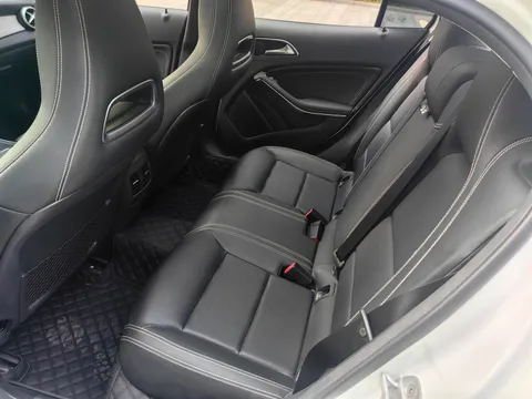 Mercedes-Benz Mercedes-Benz GLA