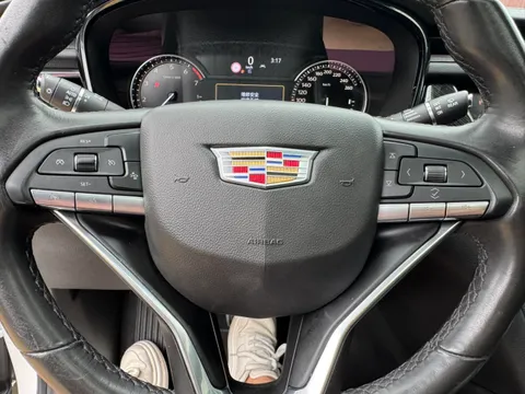 Cadillac XT6