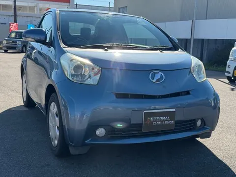 Toyota iQ