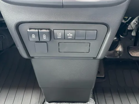 Nissan Clipper Van