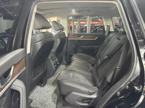 Hongqi HS7