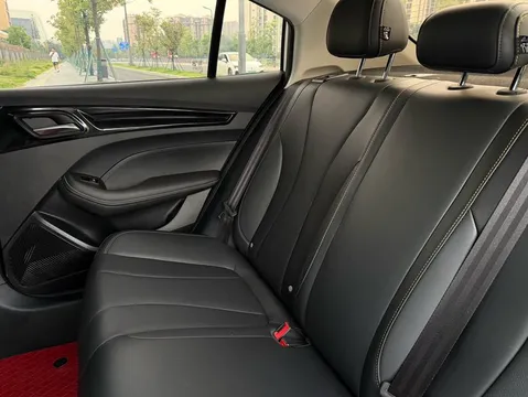 Roewe i5