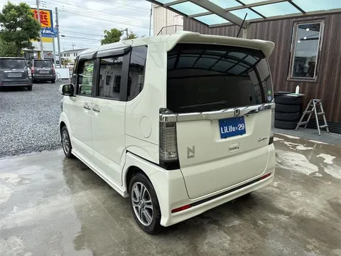 Honda N-BOX Custom