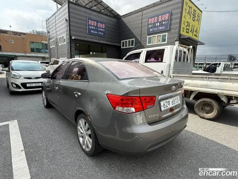 Kia Cerato (Forte)