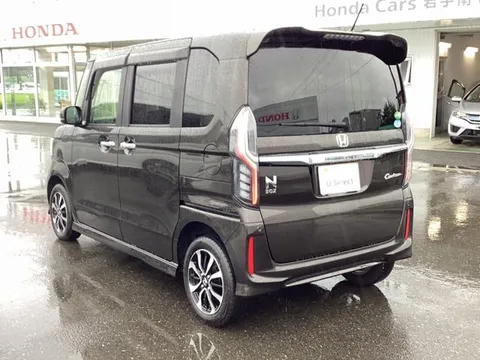 Honda N-BOX Custom