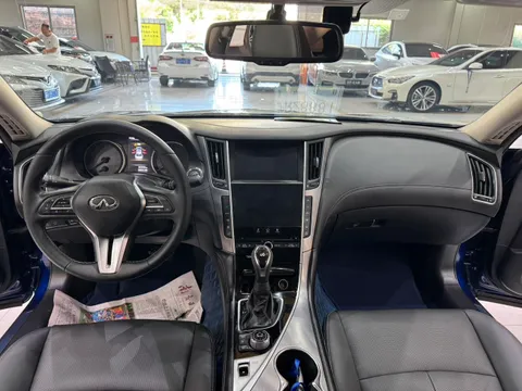 Infiniti Q50L