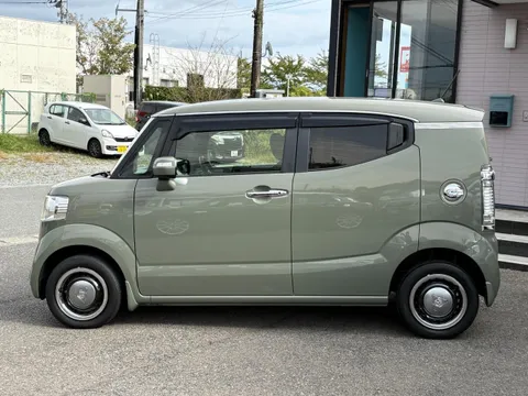 Honda N-BOX Slash