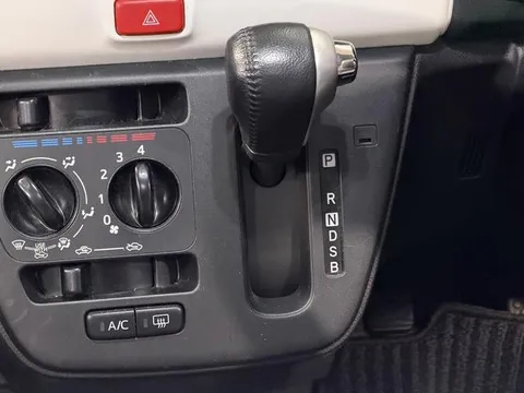 Daihatsu Mira Tocot