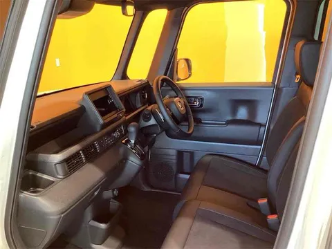 Honda N-BOX Custom