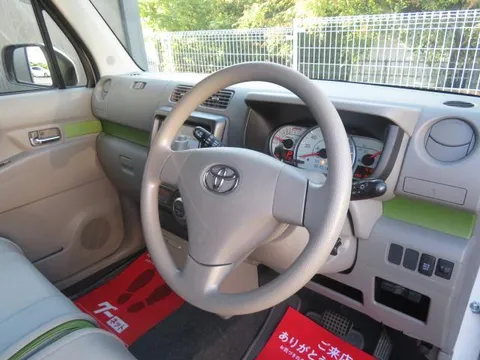 Toyota Pixis Space