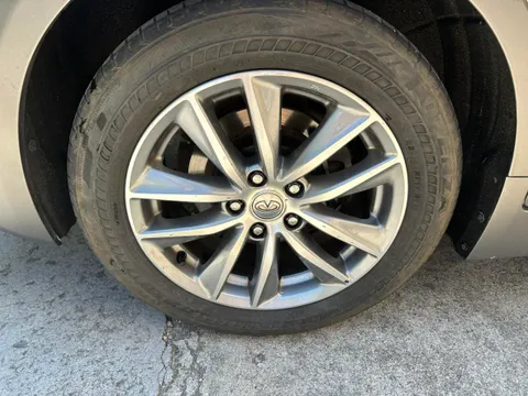 Infiniti Q50L