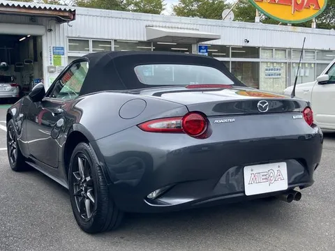 Mazda MX-5 (Roadster)