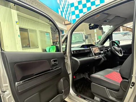 Suzuki Wagon R Stingray