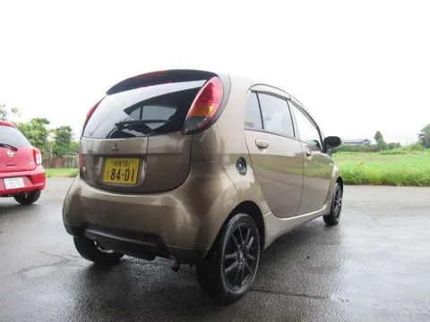 Mitsubishi I