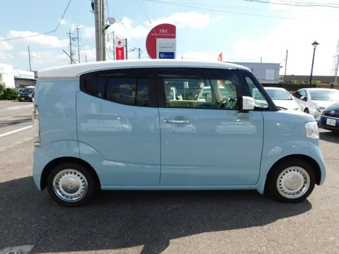 Honda N-BOX Slash