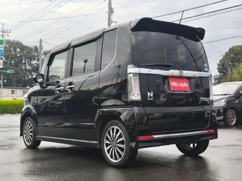 Honda N-BOX Custom