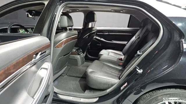 Genesis G90 (EQ900)